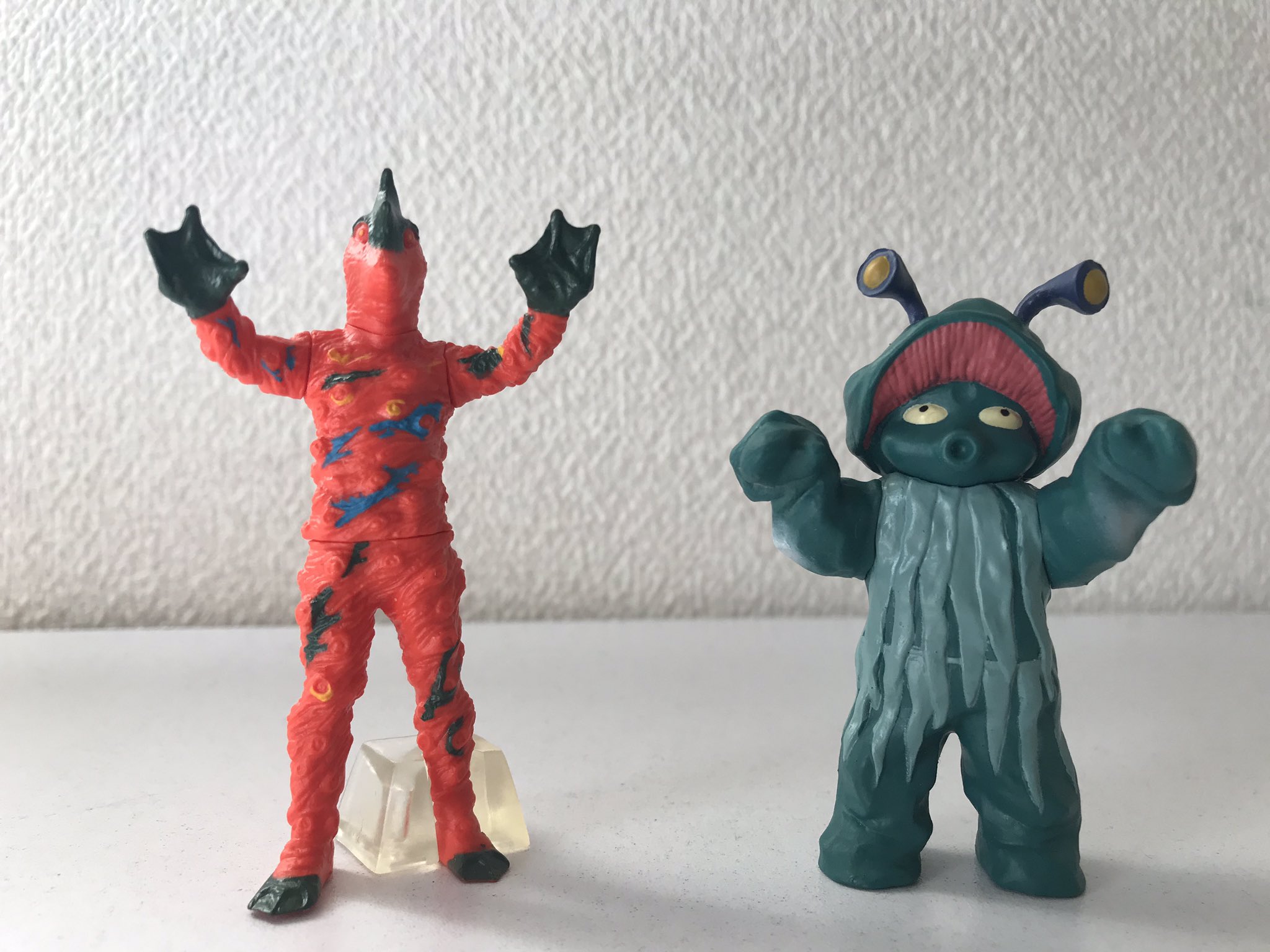 Z ゼータ クロス 特撮コレクター ガシャポンhgシリーズのペロリンガ星人とブニョ ペロリンガ星人は塗装省略があるものの 造形はとても細かい ブニョはぐだぐだな感じがしっかりと再現されていて 可愛らしい 劇中では狡猾で残忍なやつだったけど