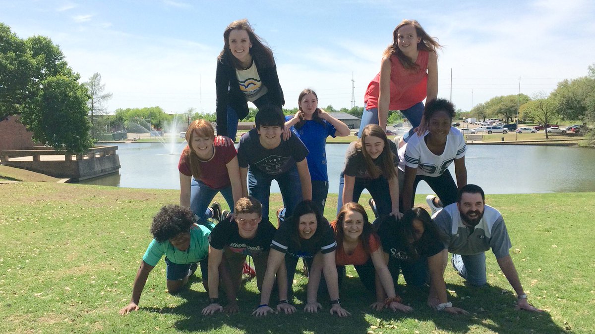BearsATeam's tweet photo. Our attempt at cheering on our OAP cast and crew before they went on stage at region today! #teamwork #uil #bisdlegacy #clawsout @BrownsboroHigh @BISD_Tweet @BHSBearTheatrix 🎭🐻 https://t.co/qKdjjPOZ5A