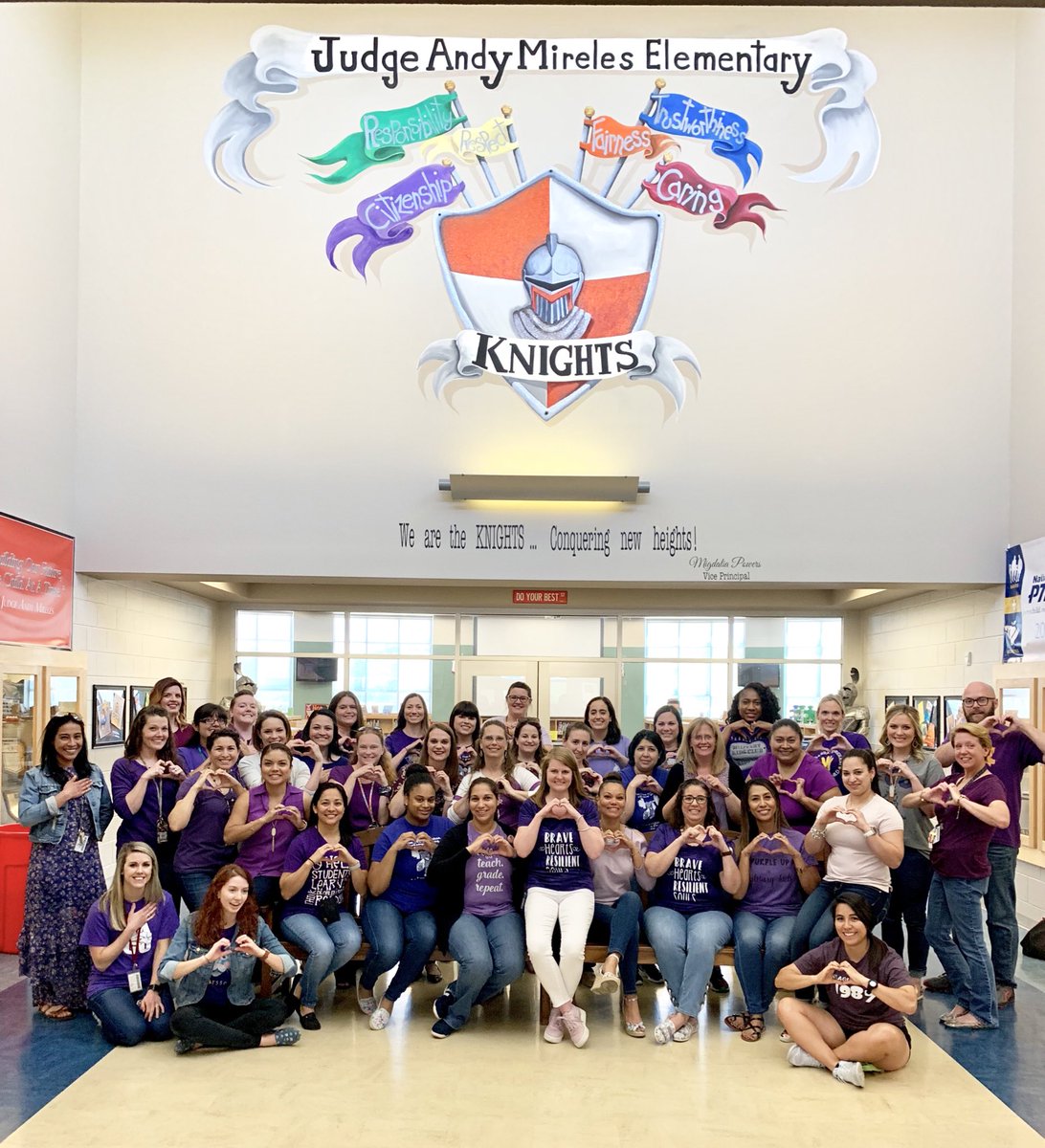 mrsLHernandez's tweet photo. Knights show their support for military kids! #PurpleUp @NISDMireles @latia_bishop https://t.co/CqX3PCZGxf