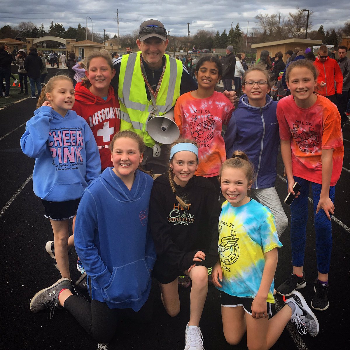 Chuck Hoff - Art Teacher and LWC Track Coach tweet media