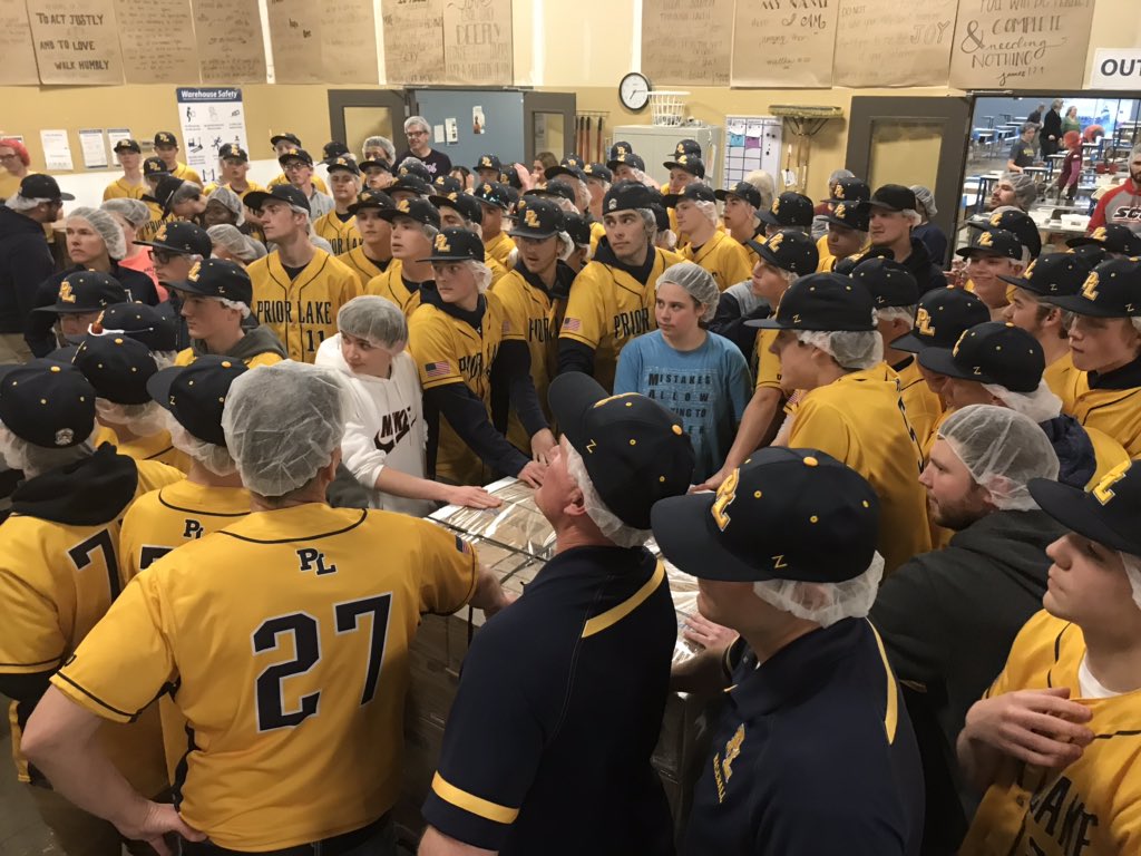 ktanner_PTC's tweet photo. @PLLakerBaseball gathered at #fmsc_org to pack food tonight. https://t.co/rMR3e9t7Wp