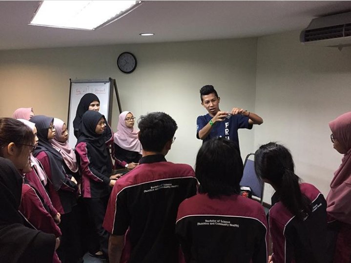 RT norlita20: Well done to Bachelor of Medical Sciences (BMS) students! Sharing their knowledge and specific skills on reproductive health to groups of students visited their intern place.
#FRHAM
#BMS
MSUIMS MSUmalaysia MohdShukriYajid