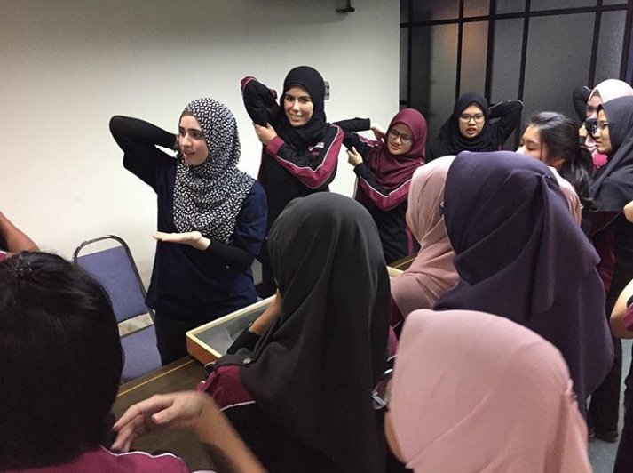 norlita20's tweet photo. Well done to Bachelor of Medical Sciences (BMS) students! Sharing their knowledge and specific skills on reproductive health to groups of students visited their intern place.
#FRHAM
#BMS
@MSUIMS @MSUmalaysia @MohdShukriYajid https://t.co/xYzQMBJfdq
