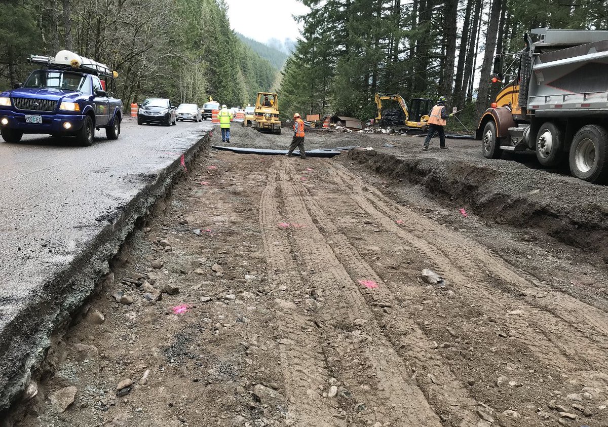 OregonDOT's tweet photo. Prepare for delays on OR 22 W of #DetroitOR at the Tumble Creek Bridge. Paving/bridge work underway. Consider alt routes to avoid heavy traffic & long delays on Sun evening. This is when travelers are often returning to the #WillametteValley & #CentralOR. https://t.co/OXjNmc5Rhm https://t.co/Uo5MxEpa0r