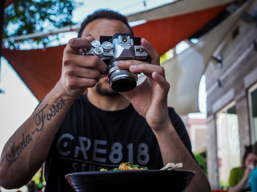 cre818studios's tweet photo. “The key ingredient to better content is separating the single from the stream.” #ContentCreators

.
.
#phoenixaz
#phxaz
#phoenixarizona
#arizonalife
#azlife
#marketing
#azfoodies
#phxfoodclub https://t.co/mCvNfkfvPV