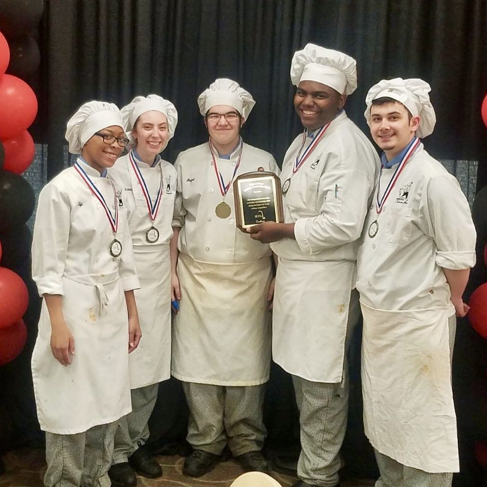 SouthTechSTL's tweet photo. Hats off to Juwan Rice @parkwayschools, winner of the Leadership Award -  @explorestlouis Culinary Cook Off!  Our team (Taji Isreal-Cazembe @LafayetteLancer,  Jessica Schleicher @AfftonSchools, Angel Keeling &amp; Caleb Hamlet @MehlvilleSD and Juwan Rice) took 1st! #ThisIsTech https://t.co/nbfKsNlWsm