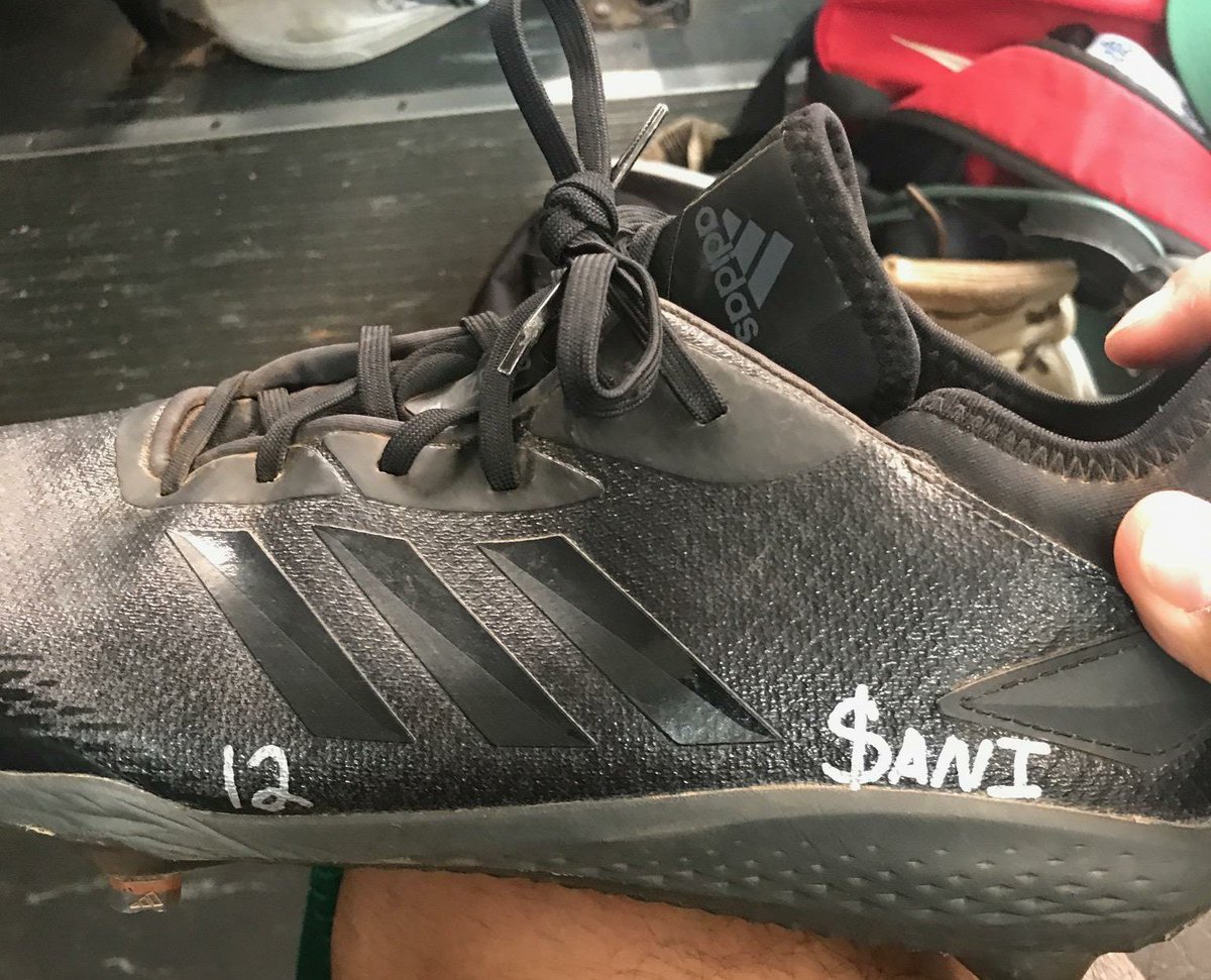 CCKing_Baseball's tweet photo. More than just a game...Much more than just about wins and losses. 

RIP 2019 King Mustang Je'Sani. 

#KingFAMILY
#ourKINGdom
#4JeSani https://t.co/fxghZiVQLa
