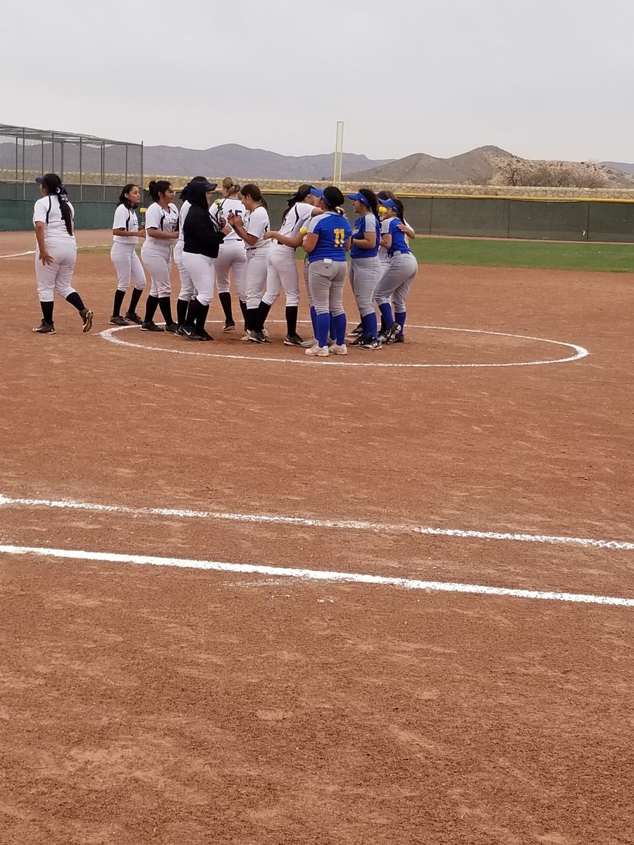 pgonza100708's tweet image. Mt. View honored our seniors in today's game. Great sportsmanship! Thank you! #sehsthebest #mychoiceSEISD #MtView
