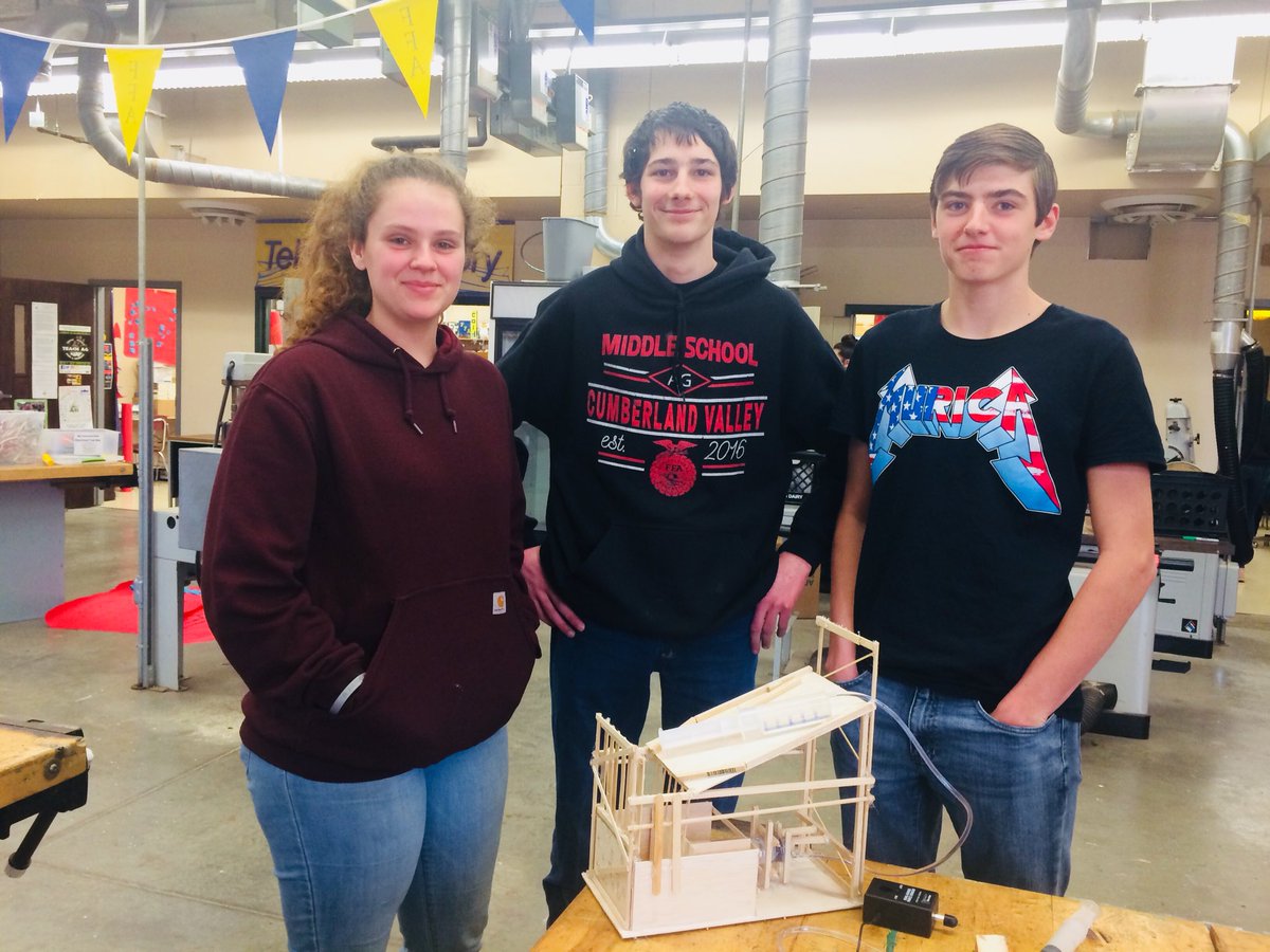 DJR_131's tweet image. We wrapped up our Hydraulics unit in #AgPowerTech with a design challenge! Teams used their knowledge of hydraulics to create a device to crush an egg with the least amount of force. A great variety of designs that got the job done! #Inquiry #InnovateCVSD