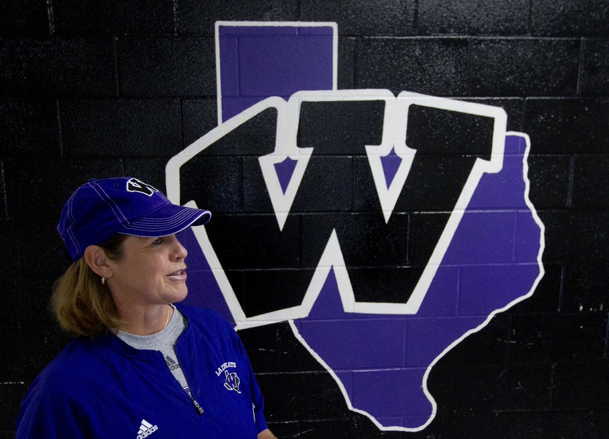 ConroeSports's tweet photo. SOFTBALL: Willis names field after former coach Stephanie Shelly https://t.co/OcPw0fXxwG https://t.co/RIKKxyx2ry