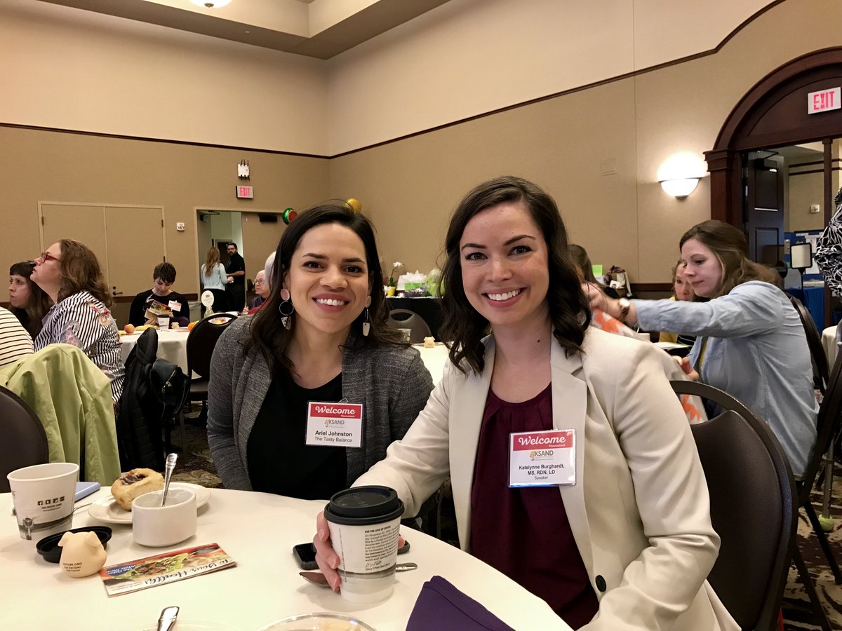 EDCareDenver's tweet photo. EDCare Kansas City had a great day at the 2019 Kansas Academy of Nutrition and Dietetics Conference.

#KSAND19 #RDNconf #EDCare #NourishingSuccess @KS_Dietitians https://t.co/NUA5U0ZH4G