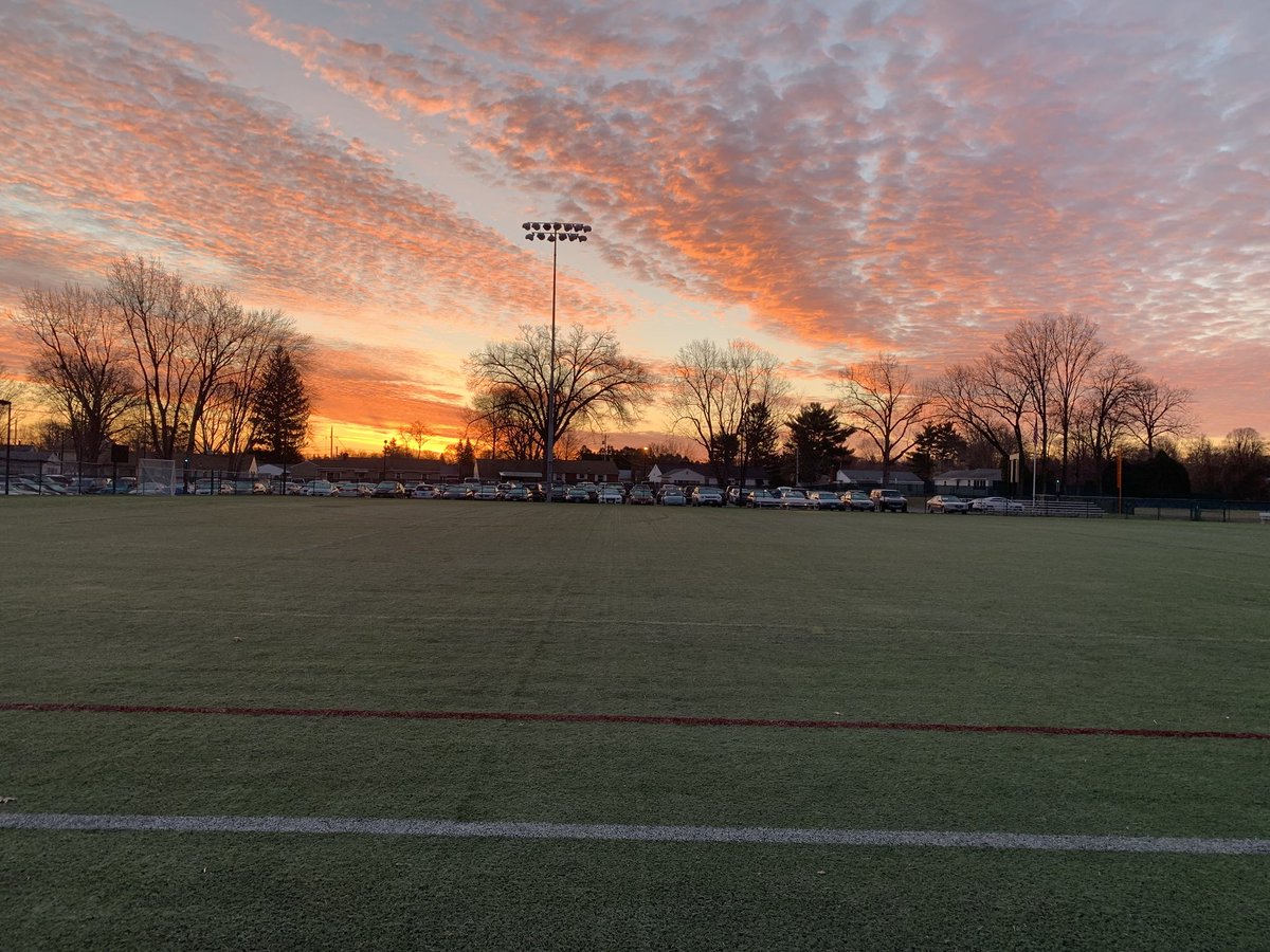ElmsBlazersWSOC's tweet photo. One of the many reasons we love Leary Field!!! @ElmsBlazers @ElmsCollege @ElmsCollegeAlum #ThisIsLeary #ECFamily https://t.co/gPlPC9vyLl
