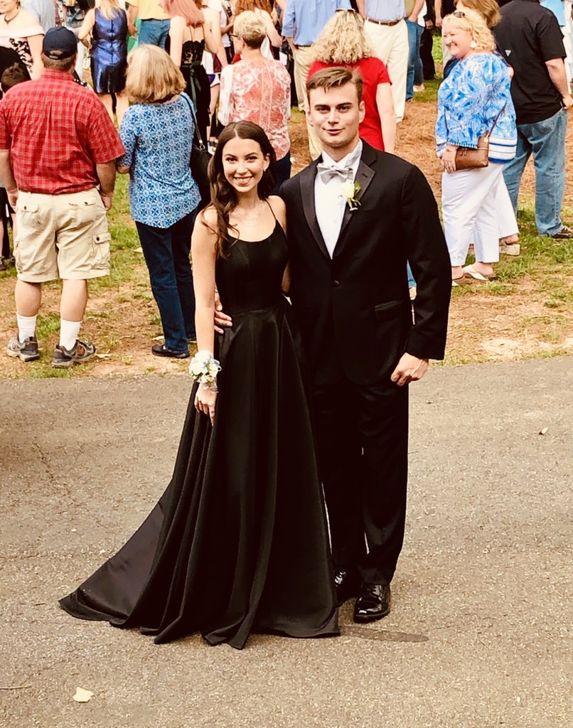MariettaGAhs's tweet photo. Pre- prom pictures...love these kiddos!!!โ <PrinciPAL> https://t.co/qwlp66qS0j