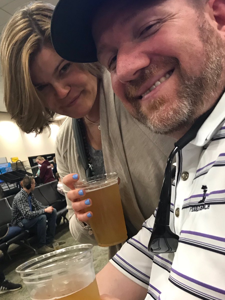 cjmumms1's tweet photo. Airport delays never suck with a pint of MegaBoss!  @NewburghBrewing https://t.co/Z0txG8bM4A