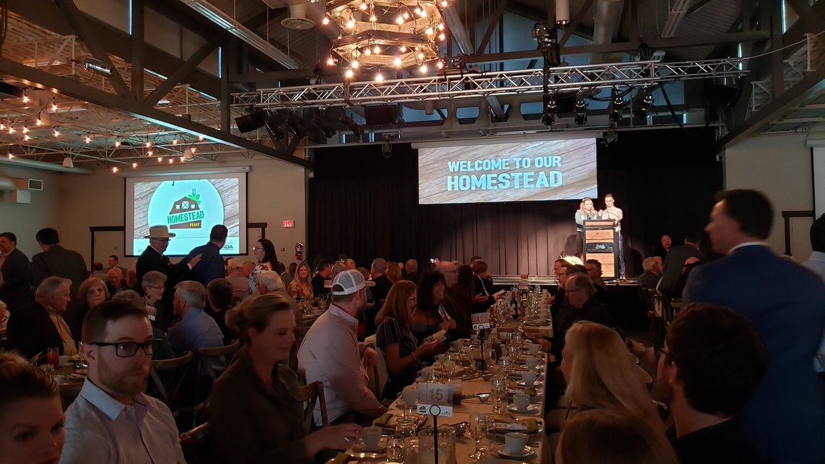 The show is about to begin! 
Our hosts Jamie Kuzma and Davis Clarke welcome the crowd. 

Share your experience at our table with #HomesteadFeast 

#OCHF #OldsCollege