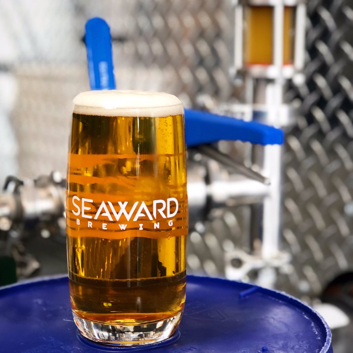 Check out our new beer California Calling! West Coast DIPA with bursts of citrus &amp; grapefruit.