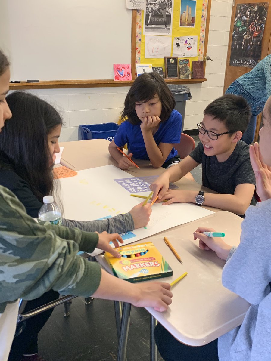 anitascheffer's tweet photo. Great day at #southwoods today watching students and teachers from all walks of life make connections. #makingconnections #makingconnectionswithkids #connectionsmuseum #wearesyosset @BurgetMichelle @BunkJenni @adelebovard https://t.co/kuujhePeoU