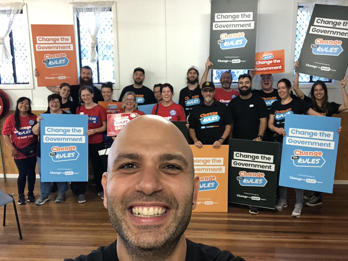 Team Robertson in Kariong for the Change the Rules National Doorknock is now underway. Let’s go have the conversations that will change the nation! 💪✊ #changetherules #ChangetheGovernment
