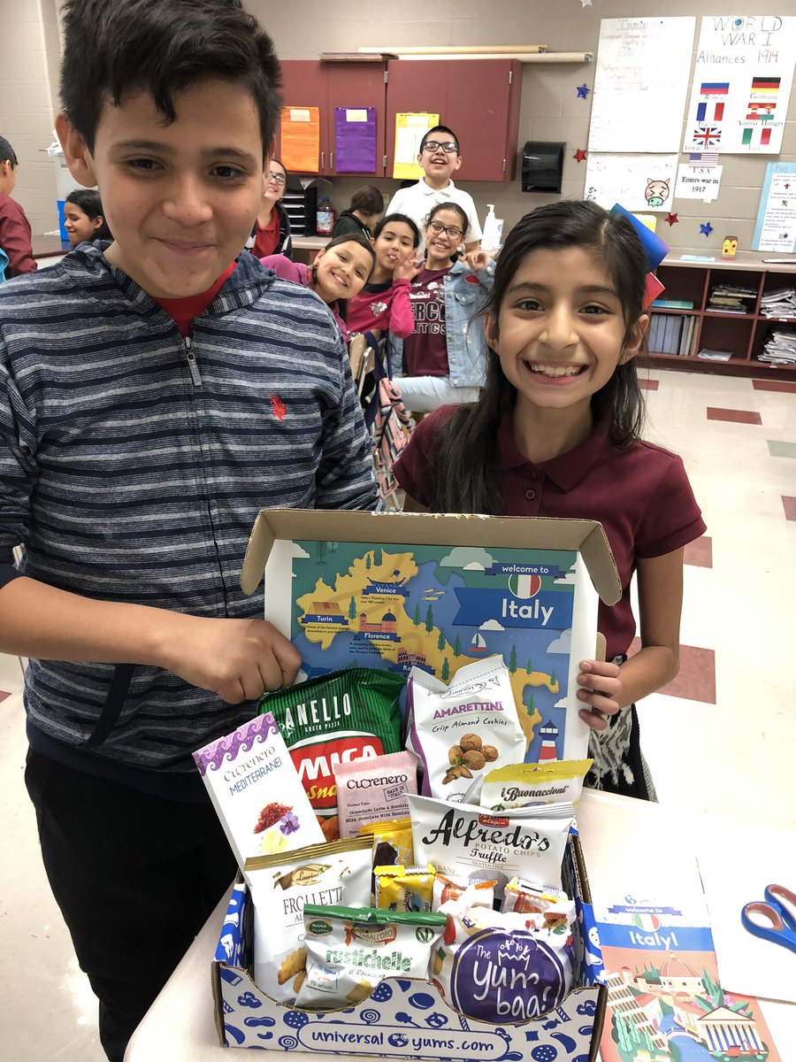 NjohnsonPierce's tweet photo. Integrating Science while learning about other countries in Ms. Herrera’s 5th grade class #FunPurposefulLearning #ExposingOurStudents #APierceStrong https://t.co/jYKGDSDHYQ