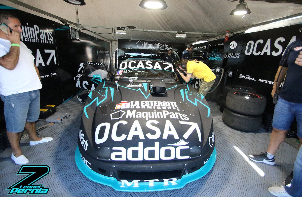 leonelperniafan's tweet photo. #TCenSanLuis Postales del viernes de entrenamientos E1 P19 y E2 P23. @leonelpernia @Maquin_Parts @HSoljan .
#OCASA #ADDOC #LIQUIMOLY @Alpinestarshop @Electro_Medina #PUCARA @MtrNeumaticos @Verko_argentina #PRIXPARTS @MilwaukeeToolAr @collino_racing 
#7Bravo #MaquinPartsRacing https://t.co/lVYEUNjGD8