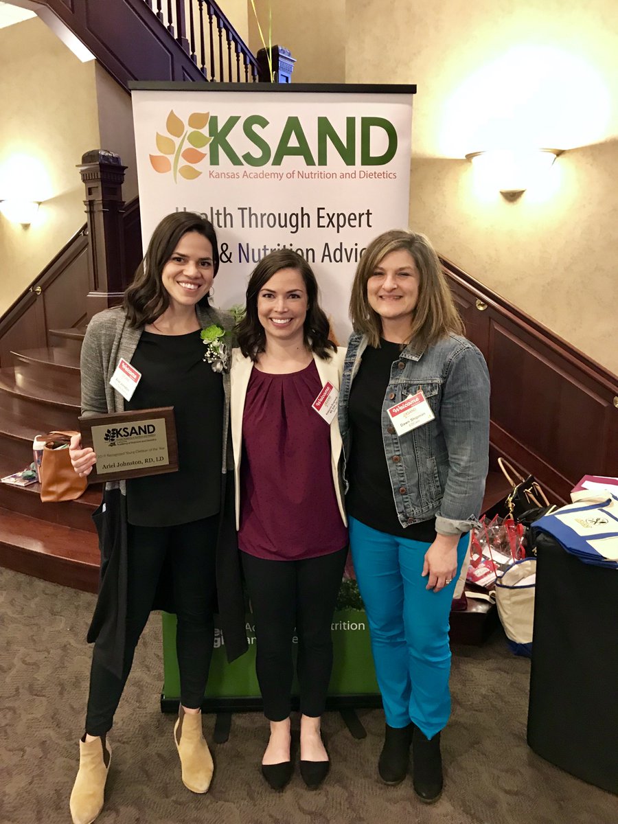 EDCareDenver's tweet photo. So proud of our Registered Dietitians! Today at the @KS_Dietitians 2019 Conference Katelynne presented on "Going Head to ED: Addressing Ambivalence in Nutrition Counseling" and Ariel received the Young Dietitian of the Year award!

#KSAND19 #RDNconf #EDCare #NourishingSuccess https://t.co/HHiXVk2meB