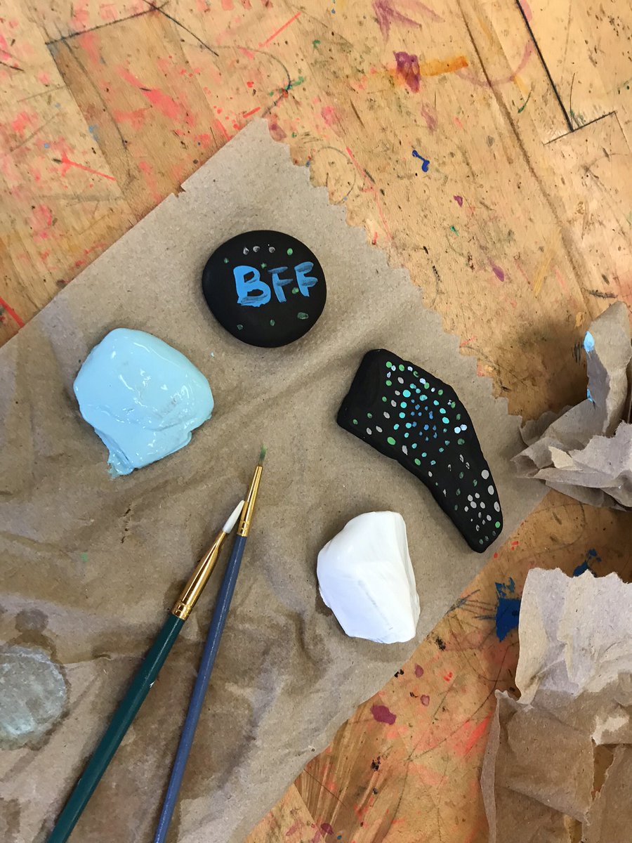 Jenny_Grustas's tweet photo. Rock painting creations from todayβs TAG activity #reedintermediate @jenwelton1 https://t.co/tcBSJuINkF