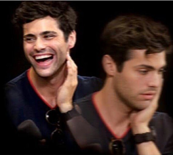 sweetiedaddario's tweet image. Teve mais um capitulo de #FAOS // Meu Deus eu li 😭😰