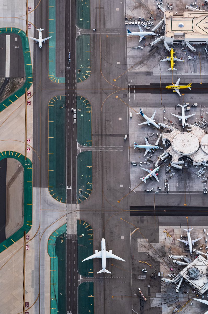 StephenVanasco's tweet photo. LAX https://t.co/ows6busoRD