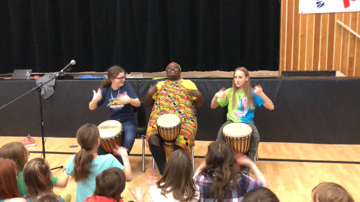 michellelynn99's tweet photo. African drum dancing earlier this week @RandomIslandAca  #dance #drumdancing https://t.co/H7EteMFeR3