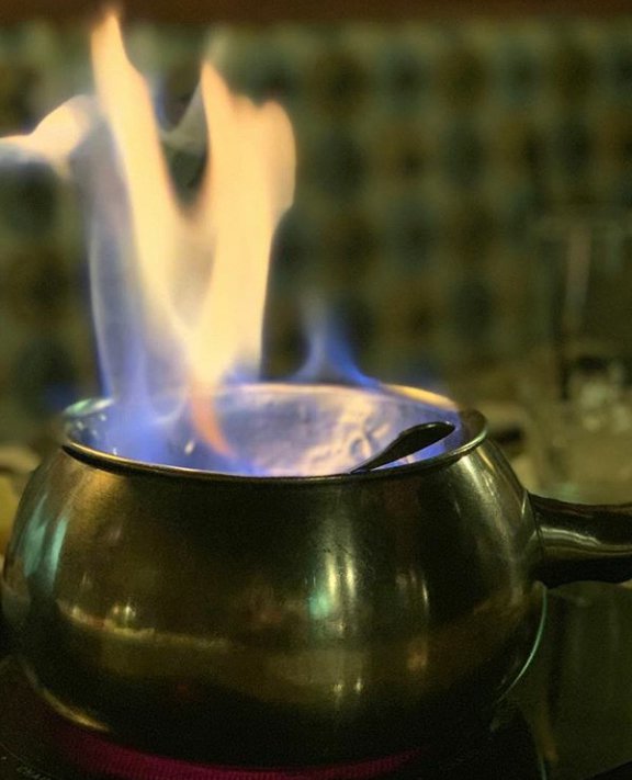 TheMeltingPot's tweet photo. Add a swirl of caramel and candied pecans to our milk chocolate and you’ve got fondue candy! 🍫🔥🙌 #FlamingTurtle #CaramelDay 
#yum #nom #nomnom #foodie #tasty #dip #caramel #chocolate #flambéed #fondue #chocolatefondue
#Repost 📸: @cailynmphotography https://t.co/662AqD0n8R