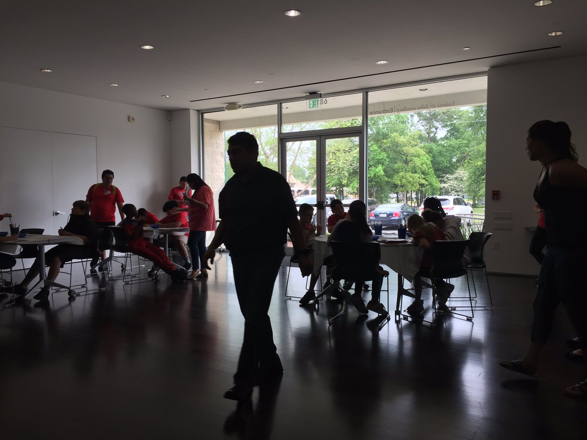 wpe_art's tweet photo. @HumbleISD_WPE @HumbleISD @ElizabethFagen  Enjoying the 4th grade art/writing field trip at the Pearl Fincher Museum of Art #artfieldtrip https://t.co/OnrPehs2i1