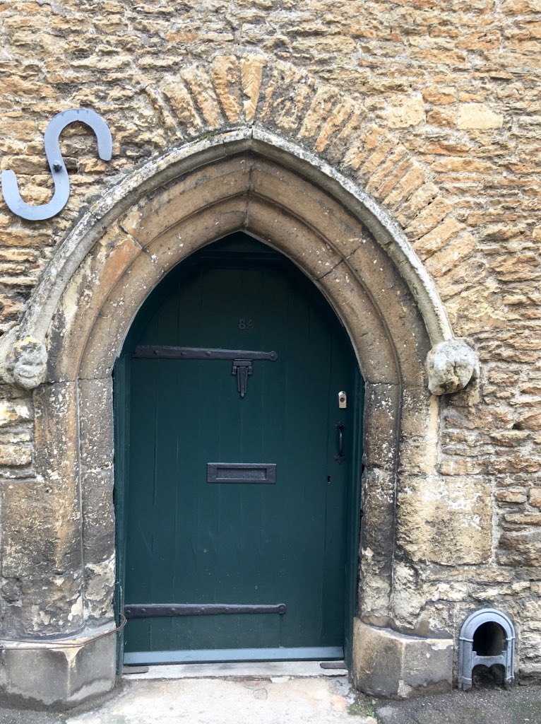 AnjiHancock's tweet photo. Thank you to the woman in the museum at Avebury who suggested a visit to #Lacock village. Spent a very enjoyable day at this historic village. @nationaltrust #lacockabbey #historic #medieval #picturesque #interesting #filmset #downtonabbey #harrypotter https://t.co/2Gw79X68qI