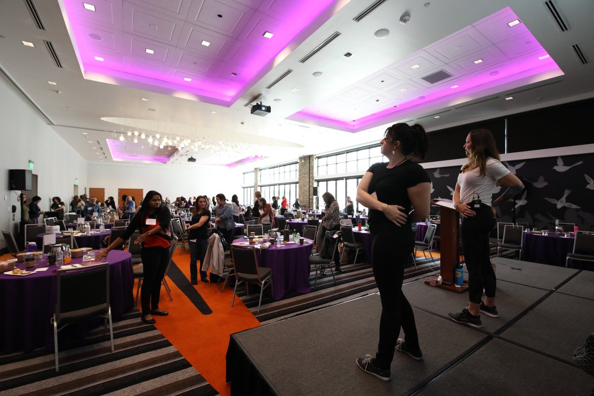 _equili's tweet photo. @sarabfit & @jessicaewest led us in an extended stretch session to get us moving after a reflective (and intense) afternoon of mentoring. #LadyCoders2019 https://t.co/ZrhLpFhq6o