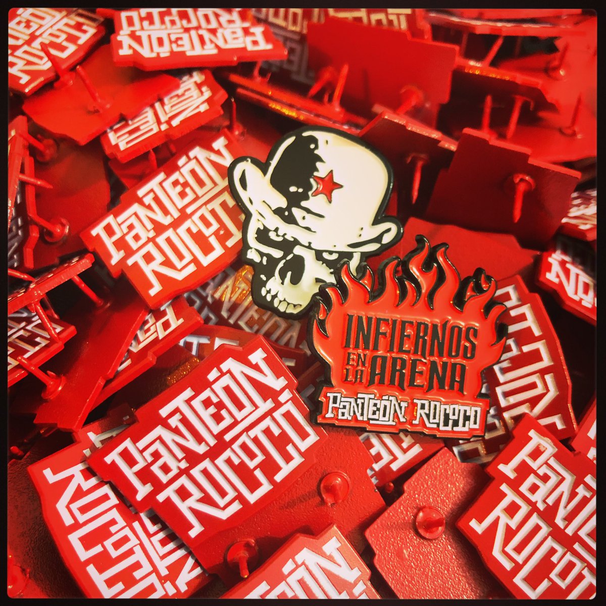 PrimarioMerch's tweet photo. Cuantos de ustedes pedían pins del @RococoTweets??
Mañana estarán a la venta dentro de la Arena Ciudad de México #PrimarioMerch #InfiernosEnLaArena https://t.co/ibUj4wAQLW