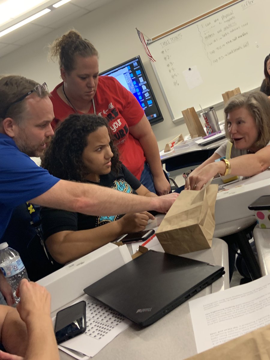 cariannestroud's tweet photo. Kindergarten and first grade teachers from @CFISDAndre @CFISDWells @CFISDWilson are learning NEW ways to L👀K at math!🤓Thank you @GarlandLinkenh1 for inspiring us!!💚 @CyFairISD #AndreInAction #AndrePrimary #WeLoveMath https://t.co/ddAgxCnC11