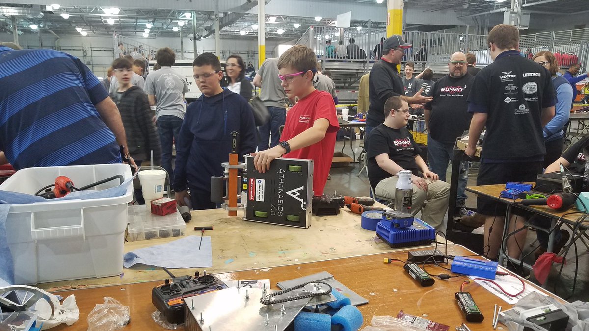 A lot of nervous energy, and last minute tuning.  Battles start in 20 minutes!