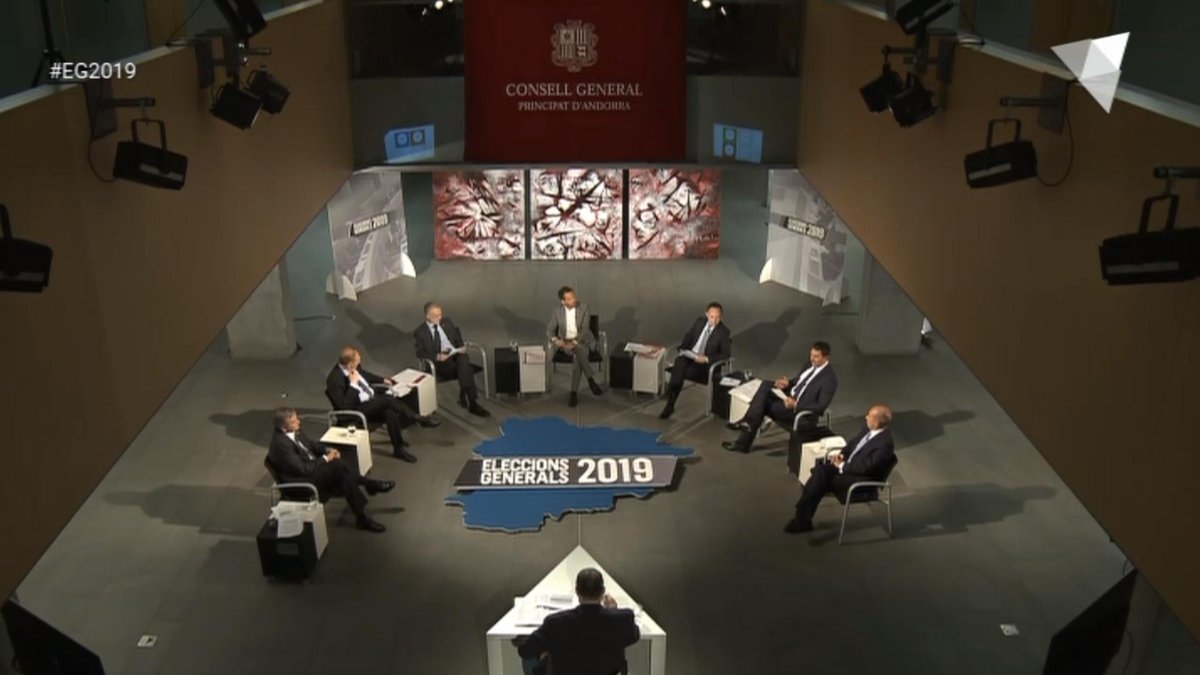 rtvandorra's tweet photo. ▶️ #EG2019 #debatRTVA #final
☝️ Arriben les intervencions finals. Els caps de llista hauran d'intentar condensar en un minut els motius pels quals creuen que els ciutadans han d'apostar per les seves candidatures aquests diumenge.
📺📻📲 Per ATV, RNA i https://t.co/klszZHxKGR https://t.co/nuRifl7e3l