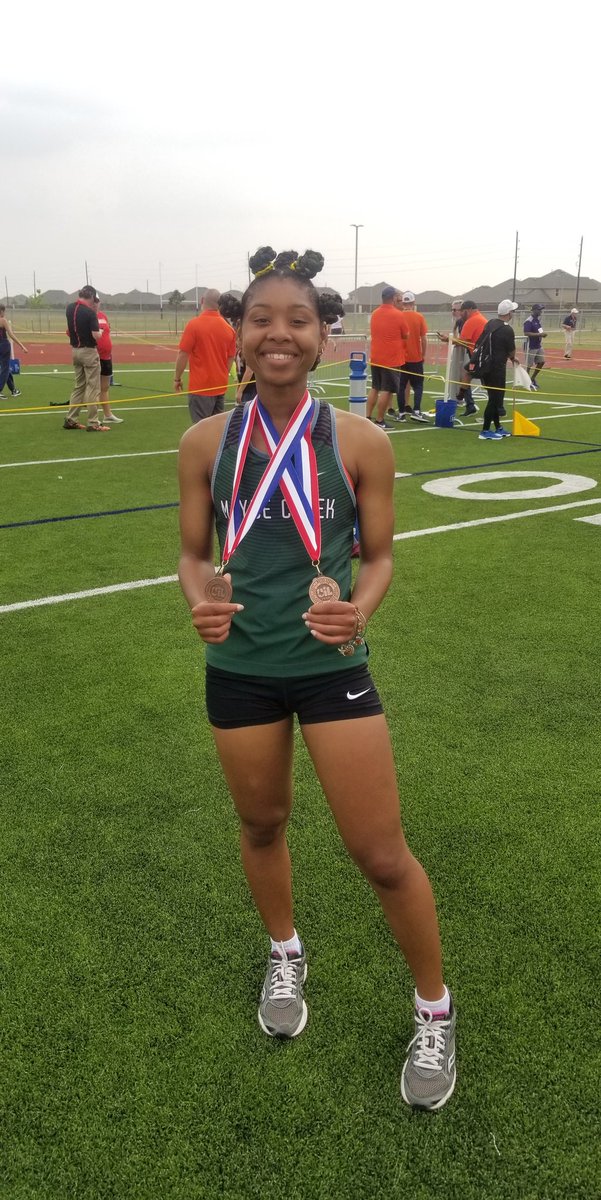MaydeCreekXCTF's tweet photo. @alessawasheree is at it again...Area Qualifier in the 400 with a 3rd place finish and a 58.11. #doublequalifier #doublepr #truecompetitor @MCHSAthleticDep @KK_Trnka @CoachRide https://t.co/GO3OGeg1ih