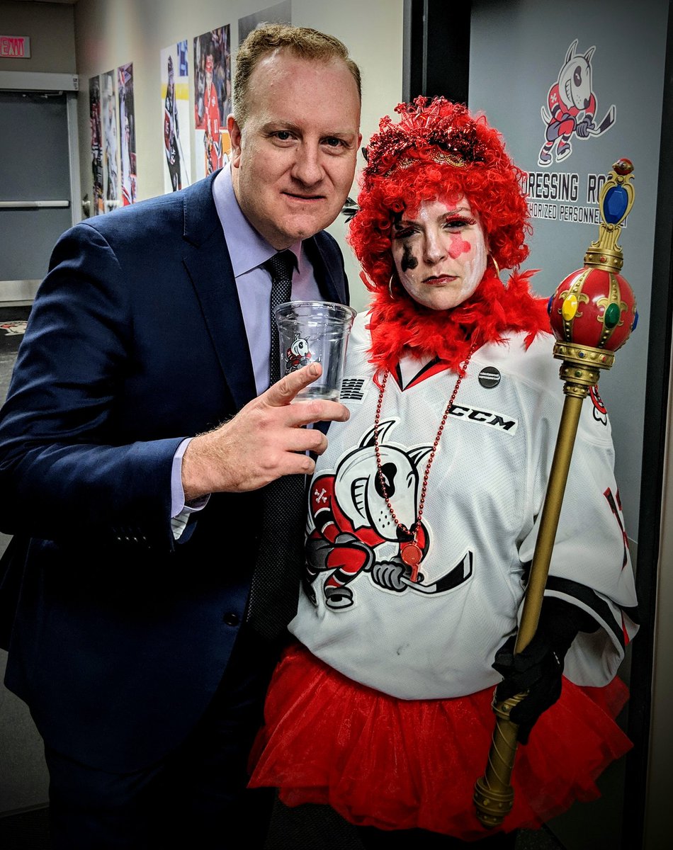 VividEyePhoto's tweet photo. When you have the voice of the ICEDOGS @rmawhood and Duchess Niagara @juliadameeks on your side, you can't lose!!!! #GoDogsGo!!! #BornReady https://t.co/1iPk0EokhI