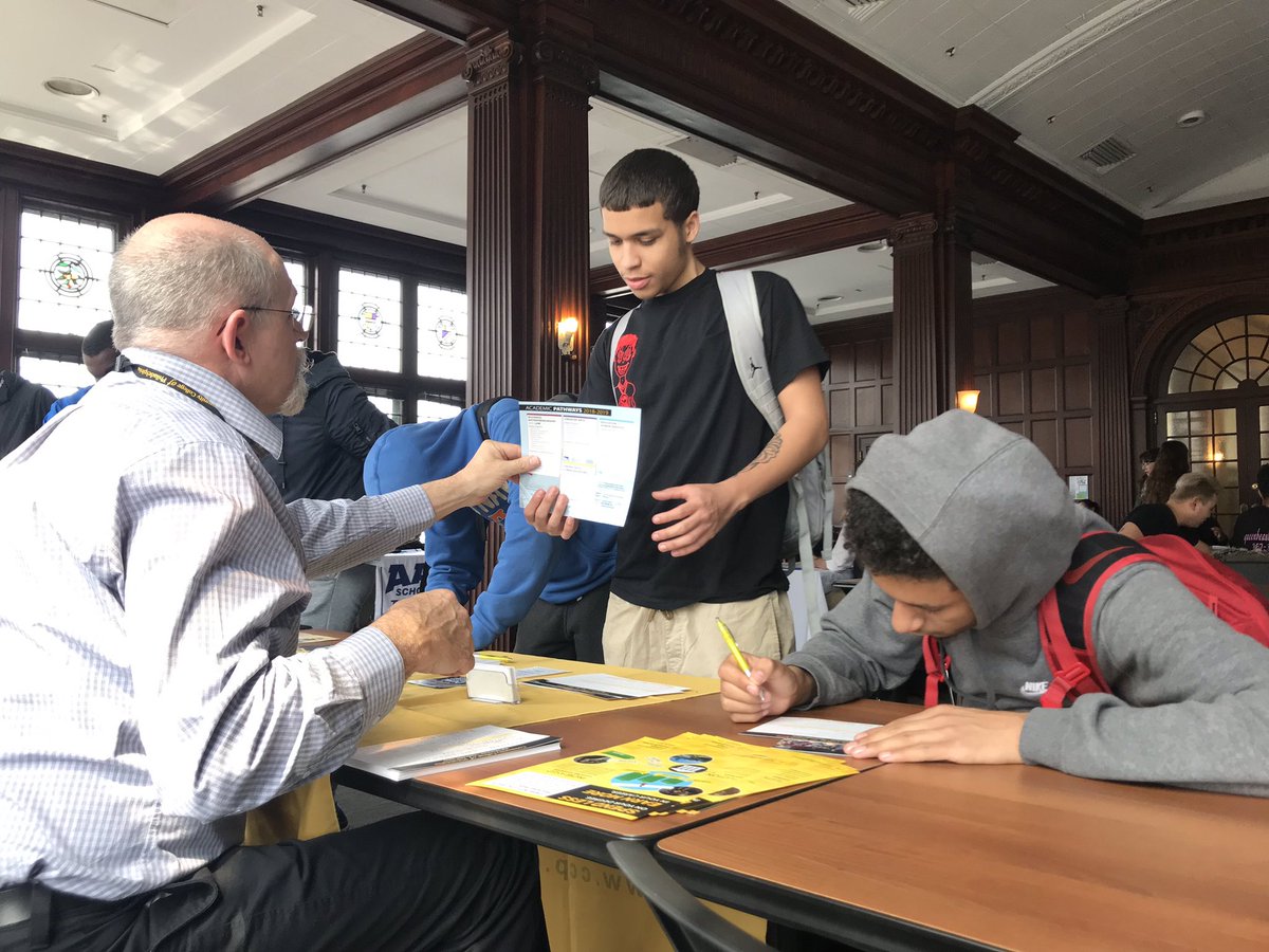 12plusphilly's tweet photo. Happy #fellowsfriday! This week we chaperoned a trip to a city-run college and career fair, as well as facilitated conversation between students and a former @ccpedu student!! #12plusphilly #philly #ccp #collegeaccess https://t.co/5TY9dIfqPu