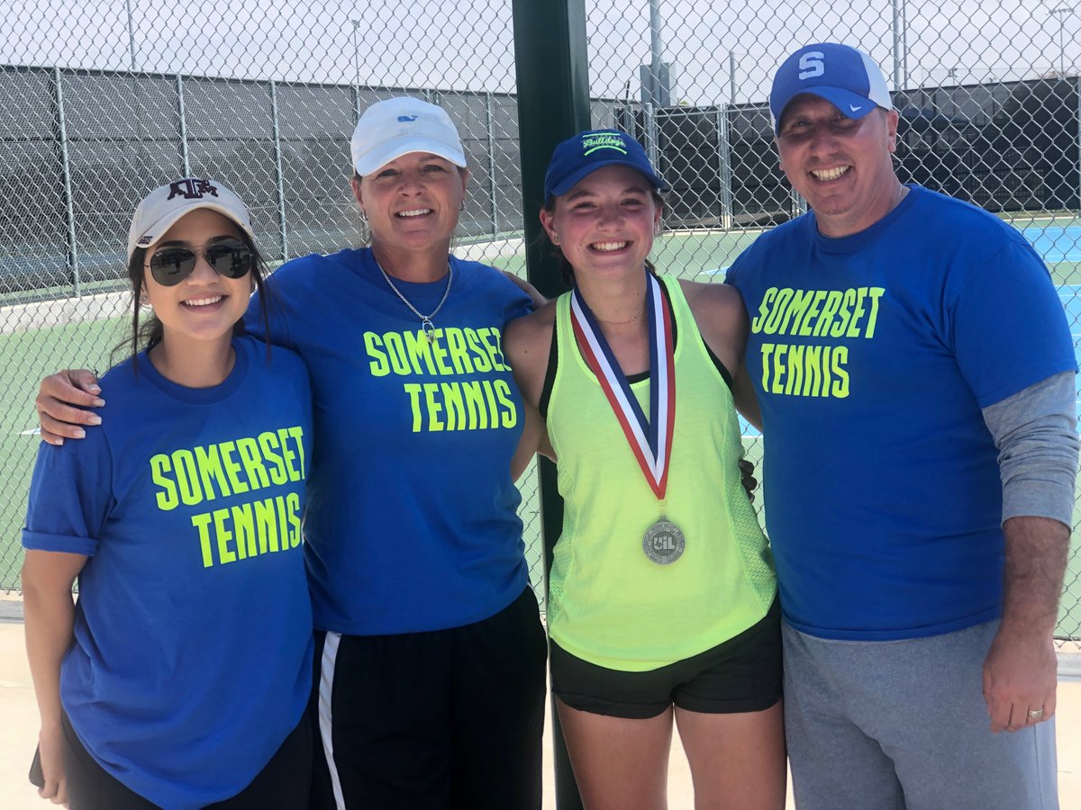 BACK-TO-BACK-TO-BACK-TO-REGIONALS!
Congratulations to Bailey Denton on winning the Girls Single Silver medal at the District 28-5A Tournament on Friday! The senior qualifies for the Regional Tournament for the third straight year! #BulldogNation #HardWorkPaysOff