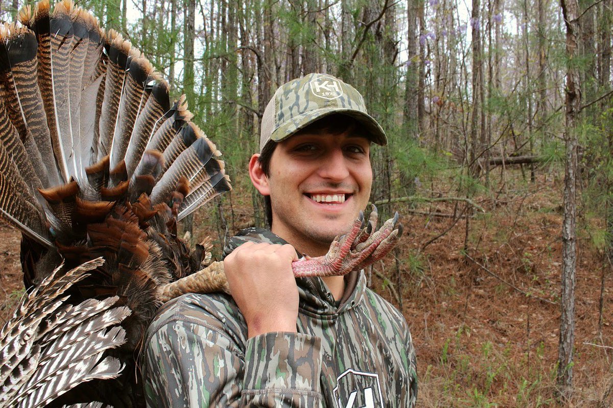 Heading into the weekend like......
#KnightandHale #TurkeySeason #TurkeyHunting #CantStoptheFlop
📷: @RiverHavenHunting