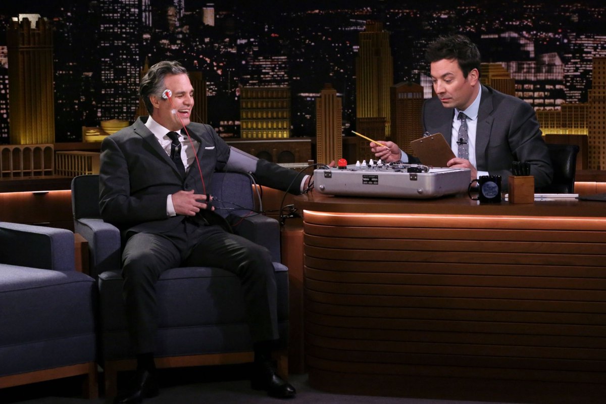 ruffalocentral's tweet photo. Photos: Mark Ruffalo visits The Tonight Show Starring Jimmy Fallon https://t.co/IEmMEryBX2 #MarkRuffalo https://t.co/kNG1jkbTLX