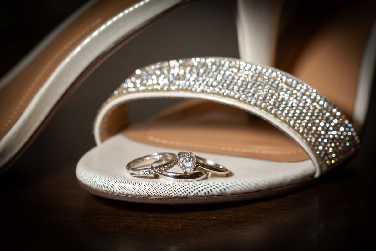 group_ct's tweet photo. What a Beautiful detail shot!
.
.
.
#wedding #Weddingphotography #WeddingphotographyCT #CTWeddingphotography #weddingphotos #Weddingshoes #weddingrings #whiteshoes #diamonds #ctphotogroup #detailphoto https://t.co/dbjkc0aK8N