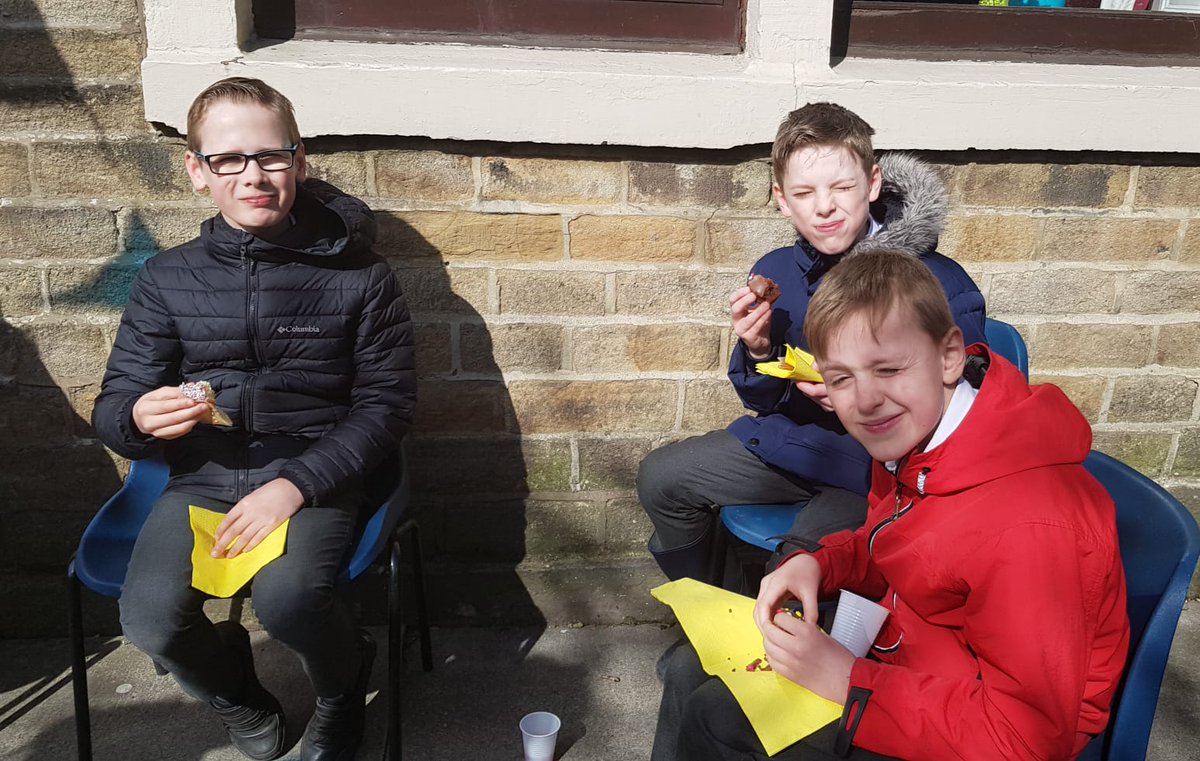 dobcrossschool's tweet photo. More pictures of our Year 6 children enjoying the band ! https://t.co/k6xvmvFSNv