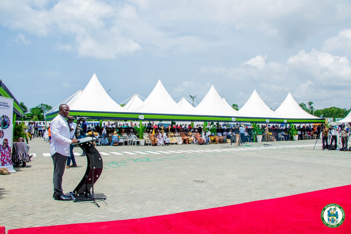 AccraMetropolis's tweet photo. "In our quest to make #AccraClean,I realized there is lack of infrastructure to process the waste that we generate in the city.I with support of chiefs and elders of Ga State decided to partner @ZoomlionLtd by giving them this space to up this facility." 

#AccraWasteRecoveryPark https://t.co/yFnrzvy4Hq