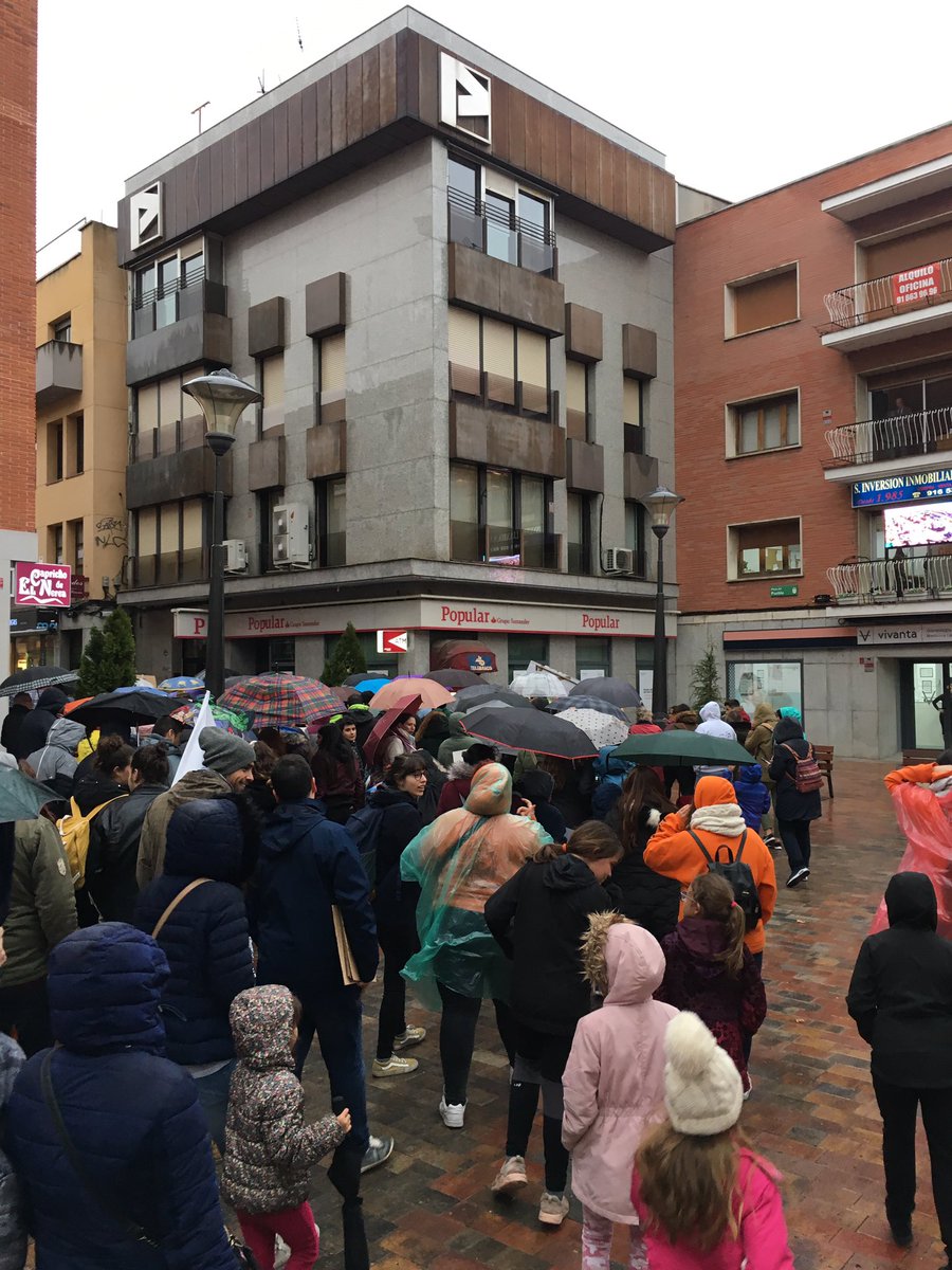 CJAlcobendas's tweet photo. .#MarchaPorLosClubes o los Clubes se marchan!  @ALCBDS_Ayto @ALCBDS_Imagina ¿algo que decir? 500 familias sin actividad por vuestra mala gestión y mala comunicacion https://t.co/c2MPkA95B9