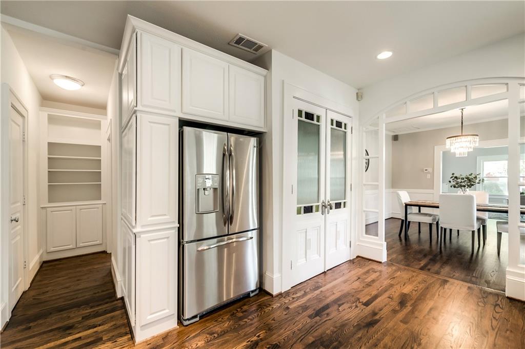 CranstonGroup's tweet photo. #OpenHouse

📍 5939 Velasco Ave. | #Dallas, TX
🏠 Sat. &amp; Sun. from 1-3pm
#LowerGreenville

3 Bed / 2 Full Bath / 1 Half Bath
3,182 SqFt / Offered for $689,000

For more details, to schedule a private tour, or for any of your #RealEstate needs - contact the #CranstonGroup 🗝 https://t.co/rStvH49fA4