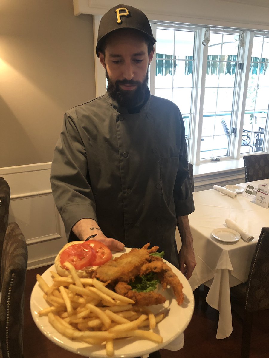 ThePinesTav's tweet photo. Pittsburgh Pirates opening weekend and Chef Jesse’s  first of the season soft shell crab sandwich! Spring has sprung! #pittsburgh #Bucs #Pirates #Baseball #crabs #fresh #RAISEIT #LetsGoBucs #Foodie https://t.co/RqOMvgc0vs