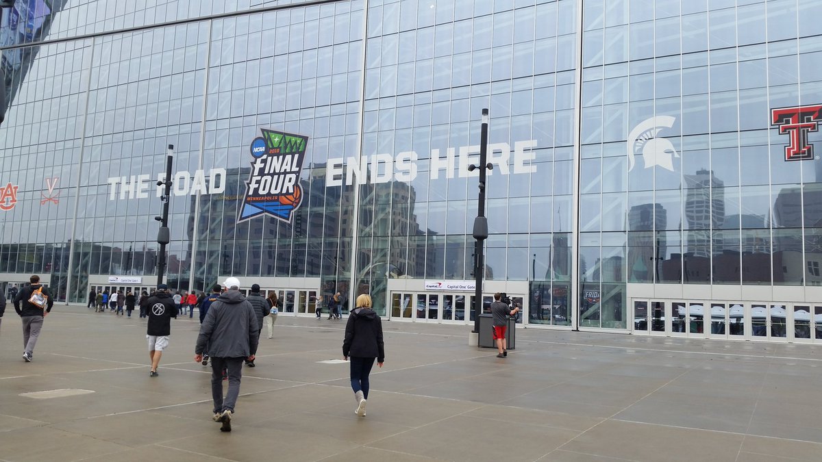 CSSMBB's tweet image. Great to be at the Final Four! #FunAtmosphere